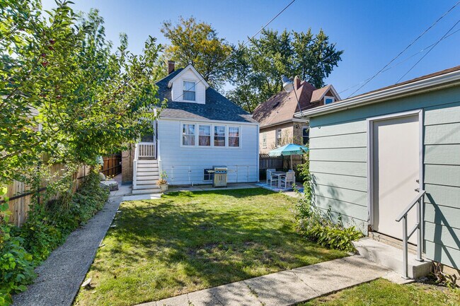 Building Photo - 4642 W Montana St