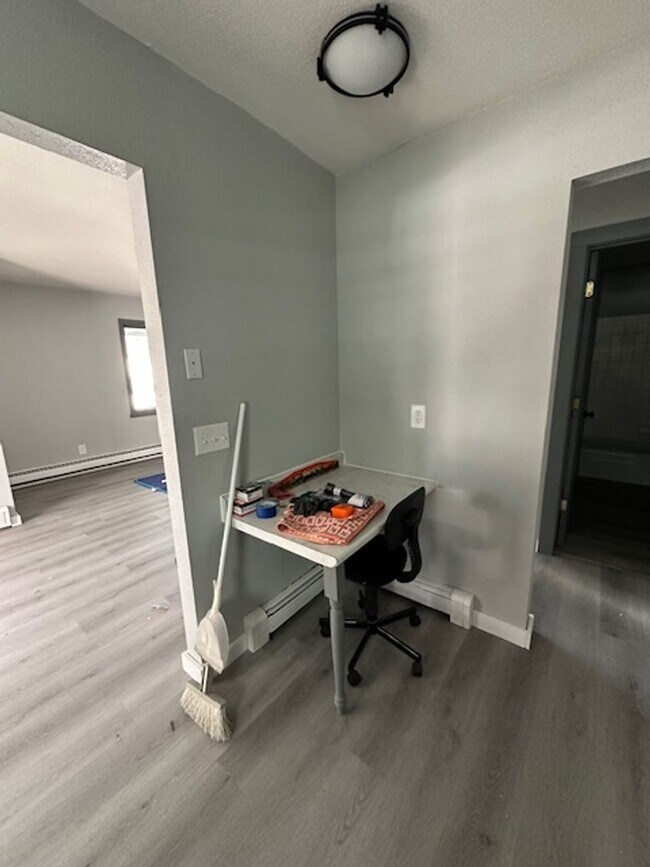 Building Photo - 603 3rd Ave NW