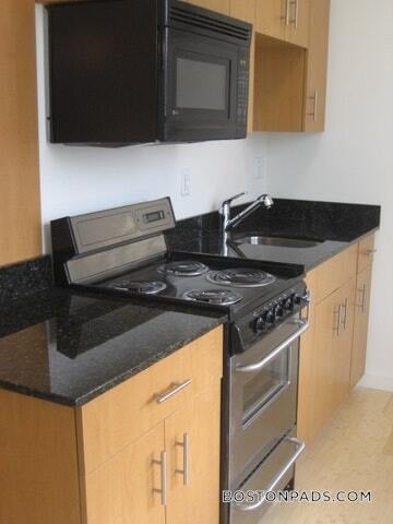 Building Photo - 461 Park Dr