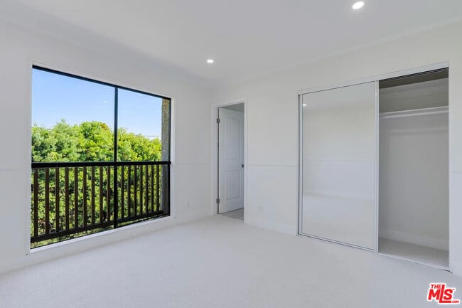 Building Photo - 23471 Park Sorrento
