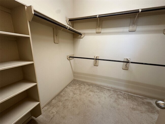 Building Photo - 5415 Sunfall Bend Ln