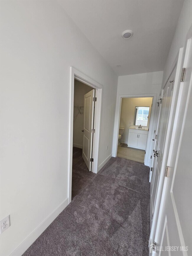 Building Photo - 28211 Radford Ct
