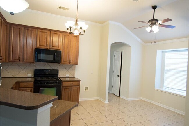 Building Photo - 808 Broken Trace Ct