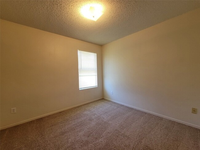 Building Photo - 1815 Brookwood Dr