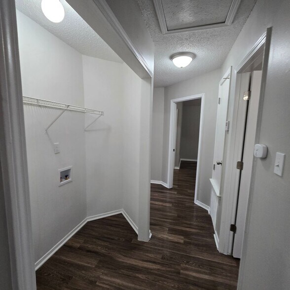 Building Photo - Fully Renovated 3BR/2BA Home – Move-In Ready!