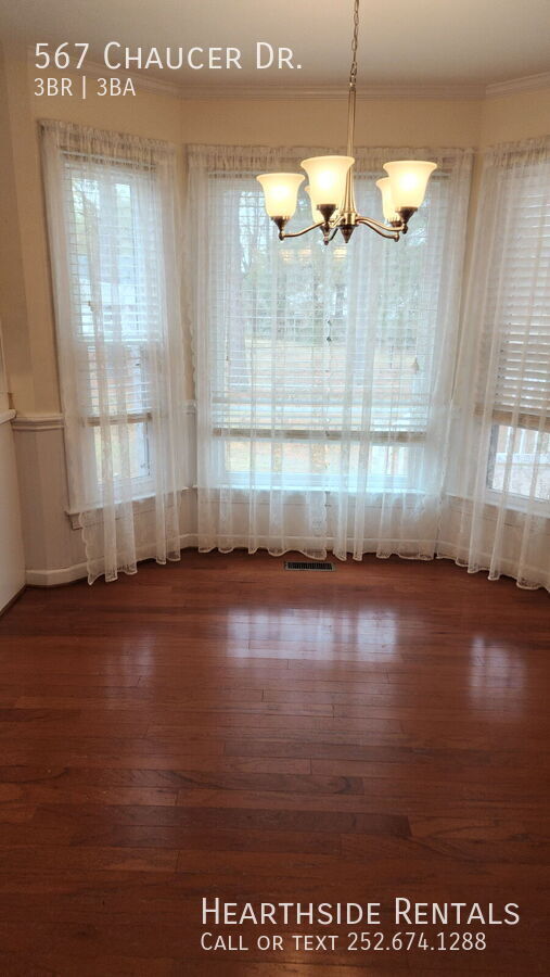 Building Photo - 567 Chaucer Dr