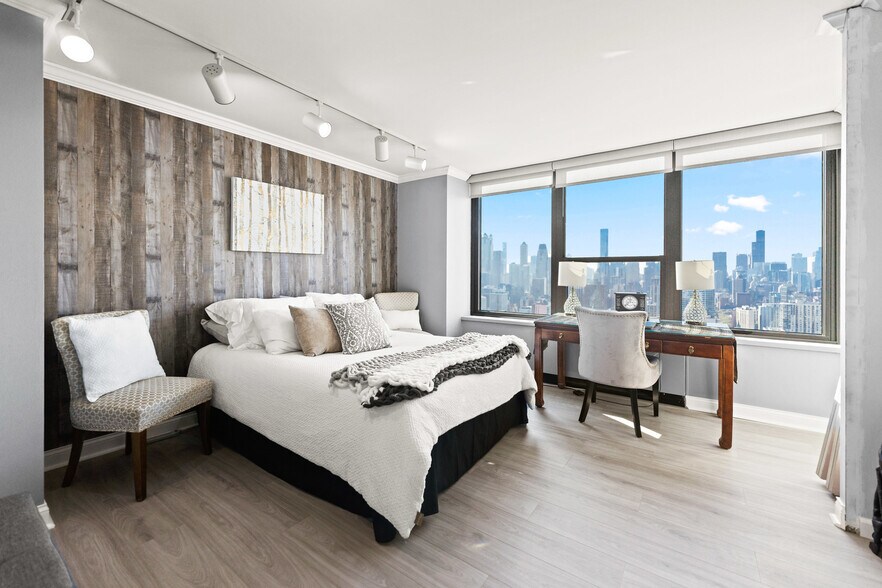 Building Photo - 1560 N Sandburg Terrace