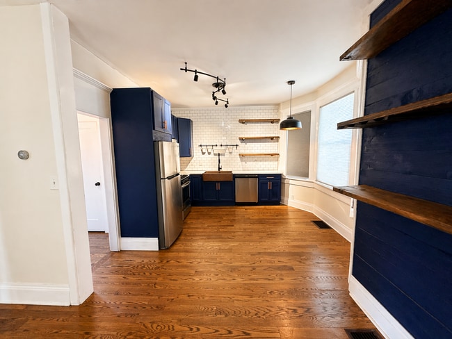 Building Photo - Beautifully Updated 3 Bedroom Home with 2-Car Garage – Prime Columbus Location