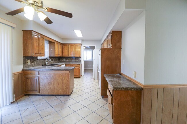 Building Photo - 3 Bed | 2 Bath | Tulsa