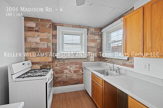 Building Photo - 3096 Madison Rd
