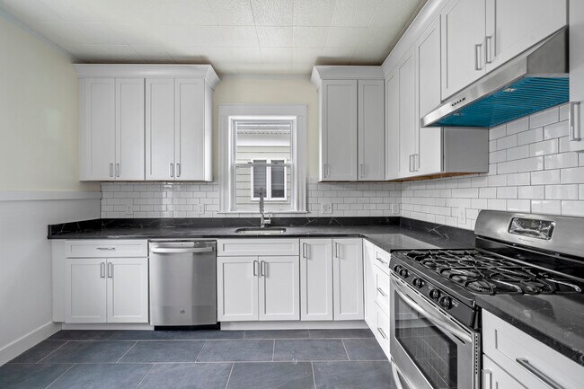 Building Photo - 5 Vale St