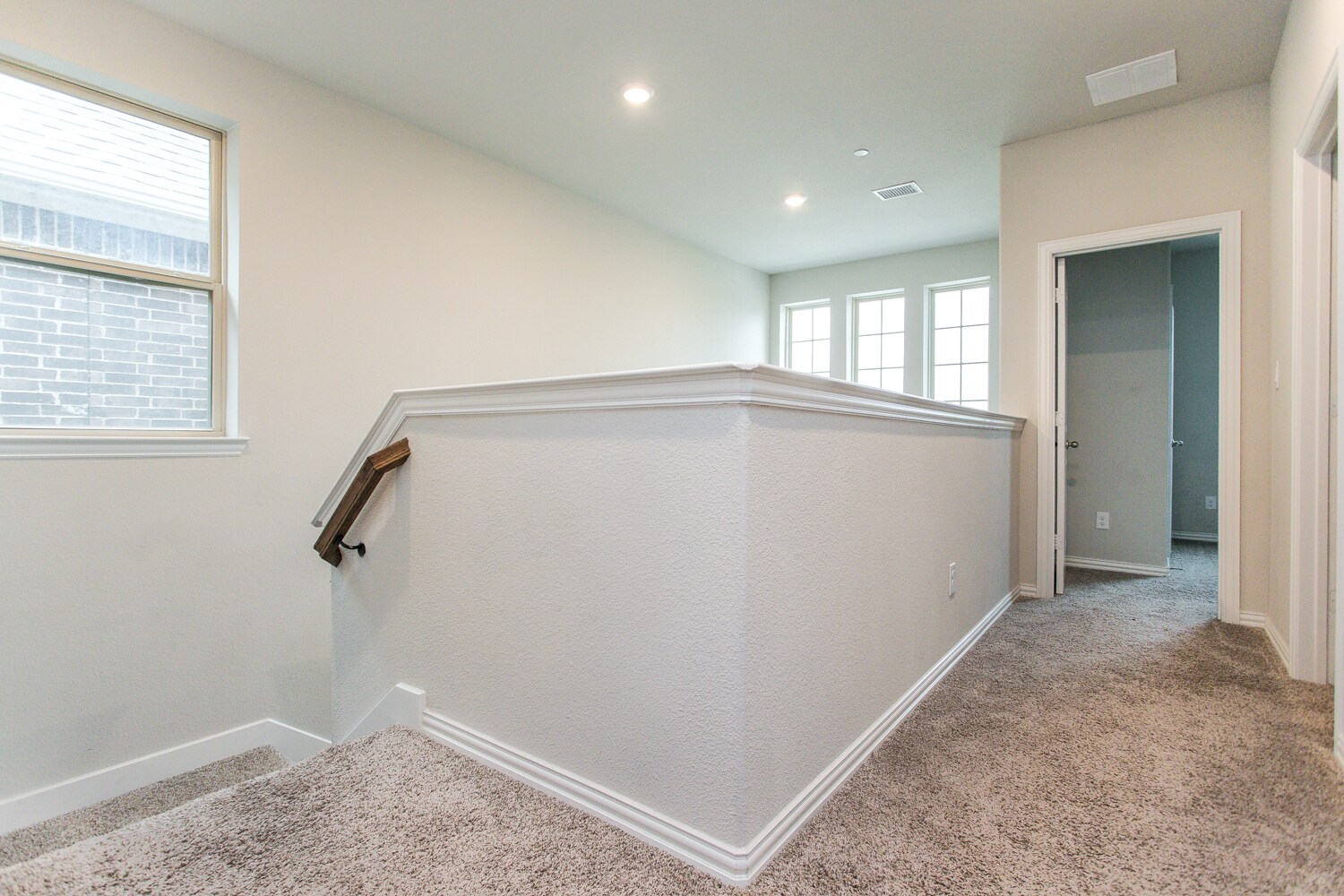 Building Photo - 7504 Palisades Dr