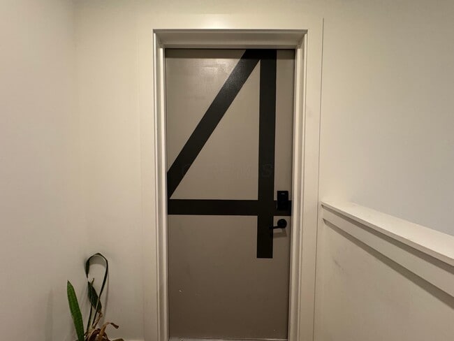 Building Photo - 973 E Broad St