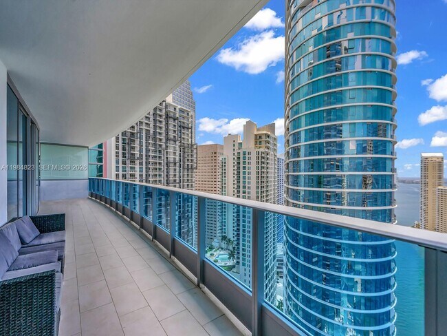 Building Photo - 200 Biscayne Blvd Way