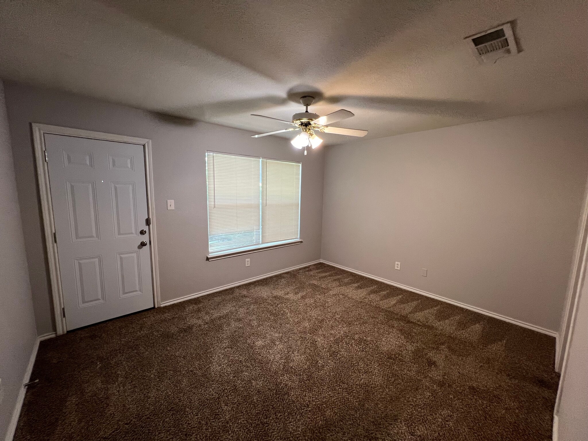 Building Photo - 8126 Marydean Ave