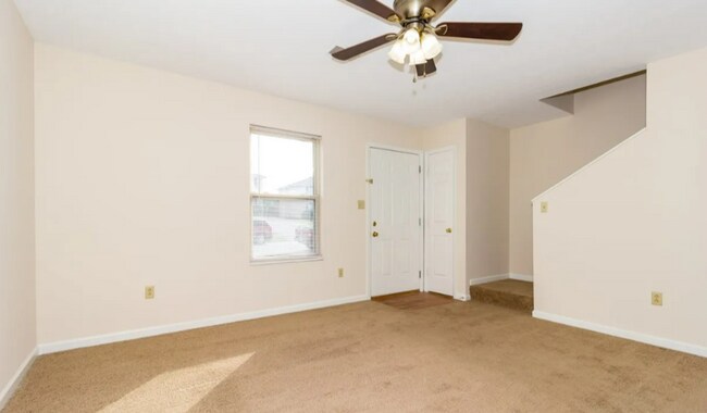 Building Photo - 429 Garden City Dr