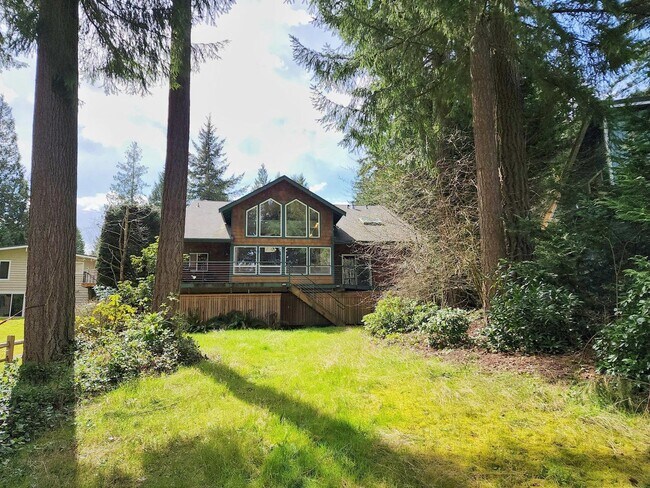Building Photo - Beautiful 3 Bed 2.5 Bath Waterfront Home in Sammamish