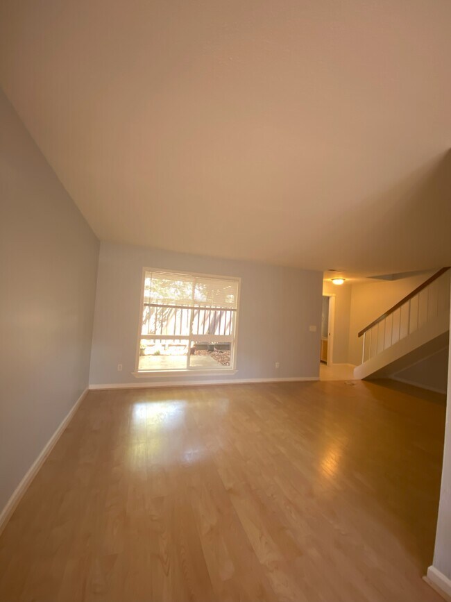 Building Photo - 4971 Ponderosa Ter