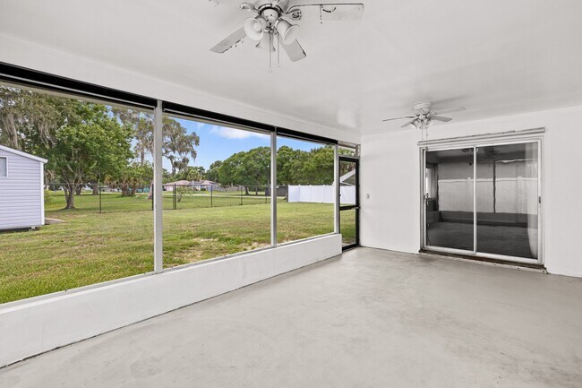 Building Photo - 7907 Sebastian Rd