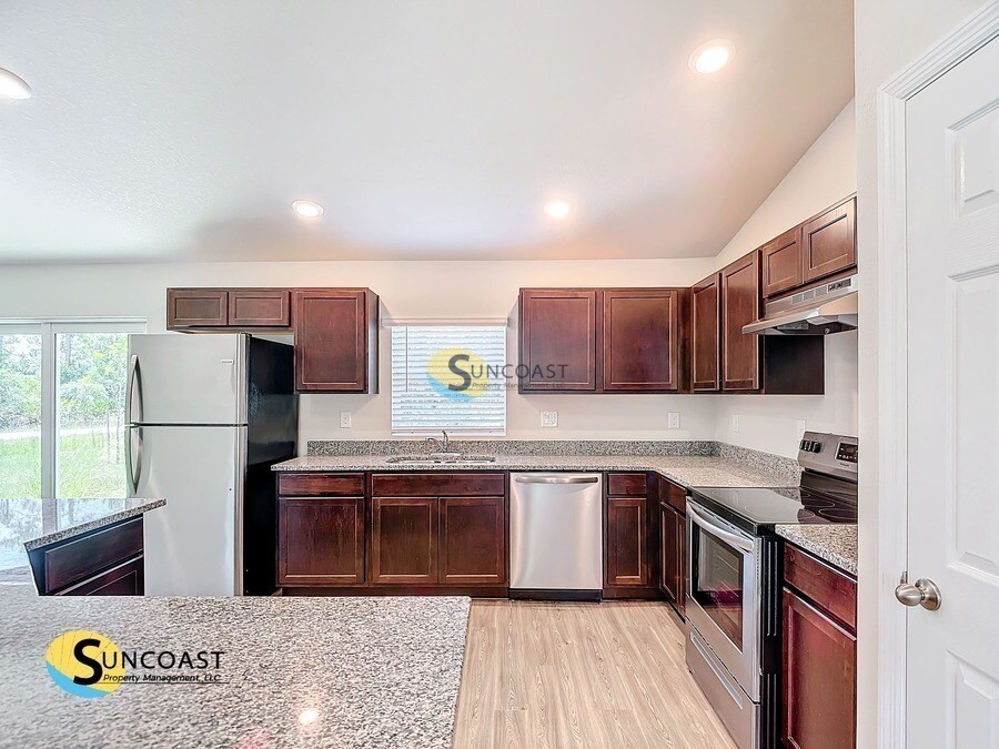 Building Photo - 2012 NW Juanita Pl