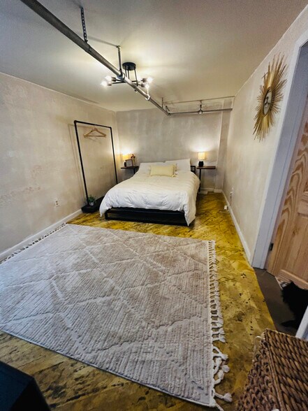 Primary Photo - 10166 Glebe Rd