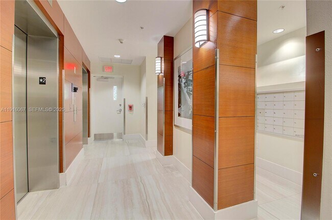 Building Photo - 1871 NW S River Dr