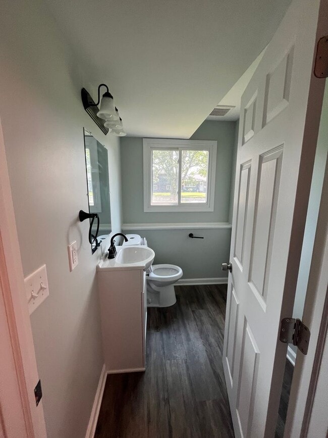 Building Photo - 41 Capri Dr
