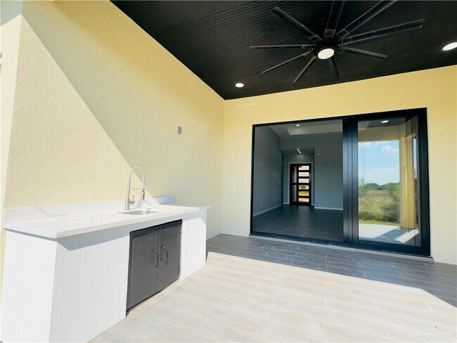 Building Photo - 43 N Woody Rd