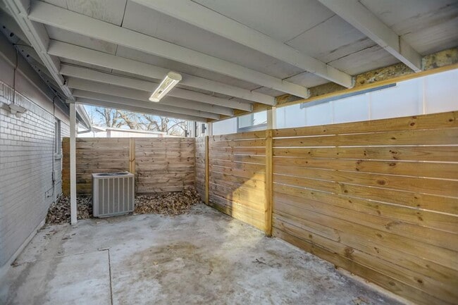 Building Photo - 2507 Rogge Ln