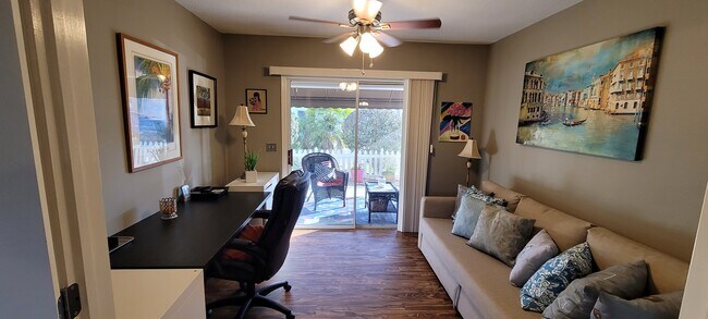 Building Photo - 1267 Mount Vernon Way