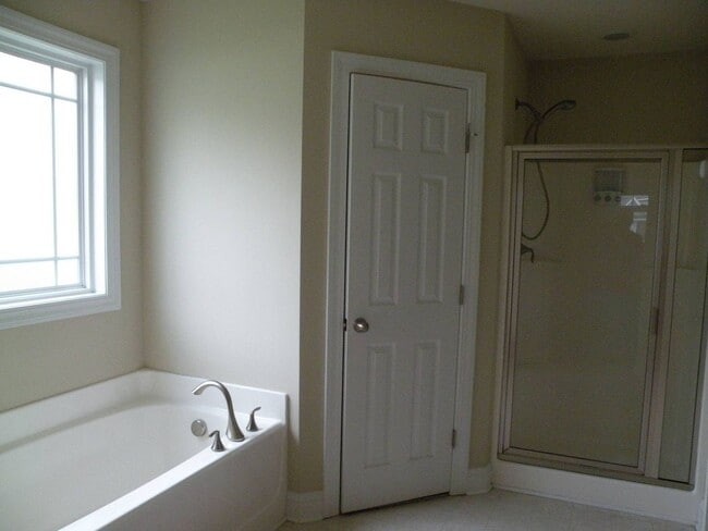 Building Photo - Beautiful Duplex Home near Cherry Point