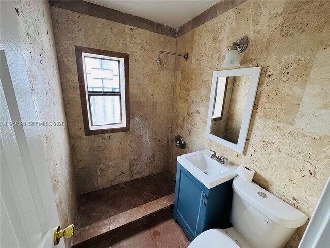 Building Photo - 1210 Fisherman St