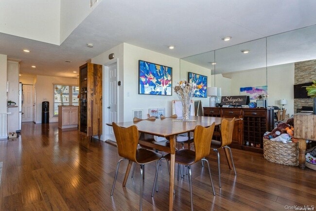 Building Photo - 100 Baker Ct