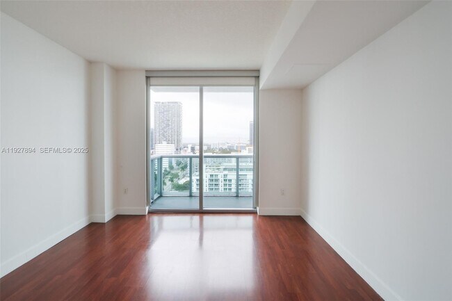 Building Photo - 333 NE 24th St