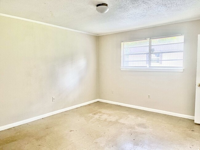 Building Photo - 11766 Willow Oak Ave