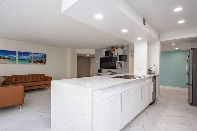 Building Photo - 660 Island Way