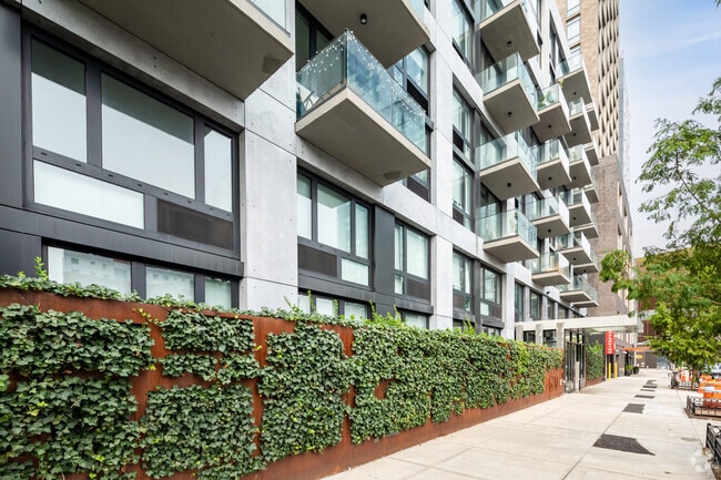 Building Photo - 670 Pacific