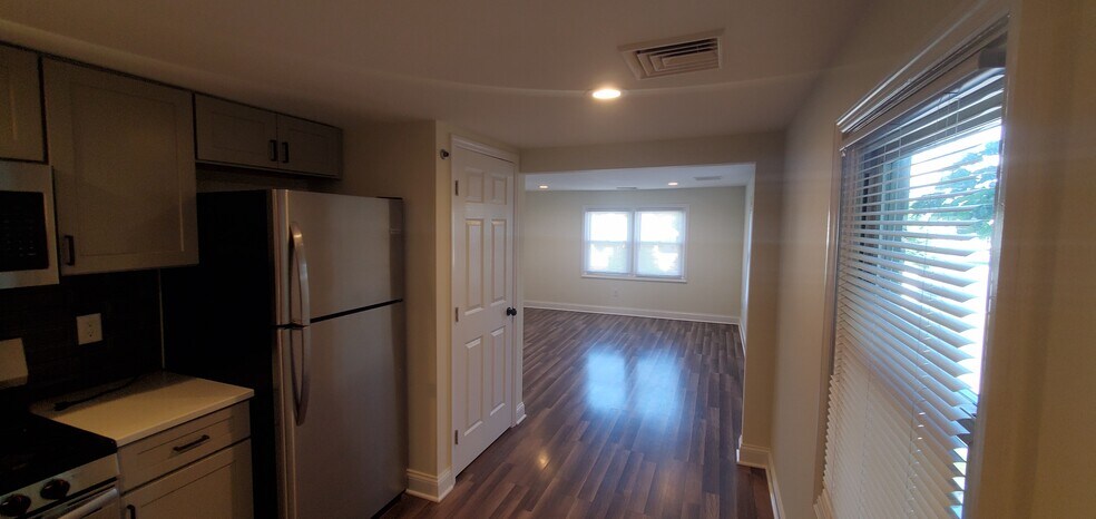 Kitchen/Living Room - 4 Katherine Rd