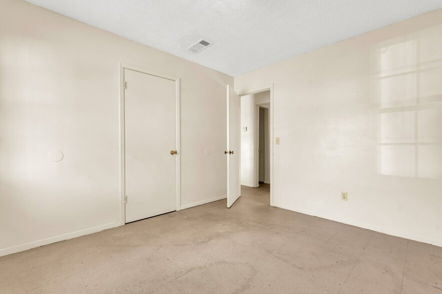 Building Photo - 95 Cottrell St