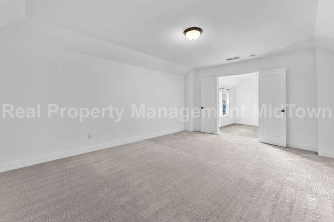 Building Photo - 4106 Horseshoe Ln