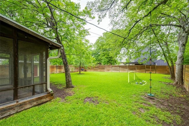 Building Photo - 406 Arbor Ln