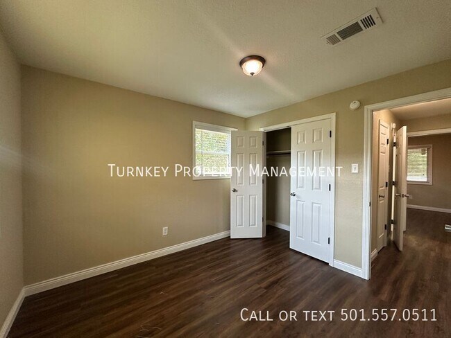 Building Photo - 5101 N Walnut Rd
