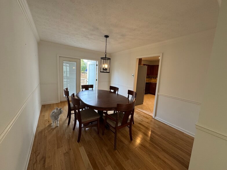 Building Photo - 1112 Greywood Dr