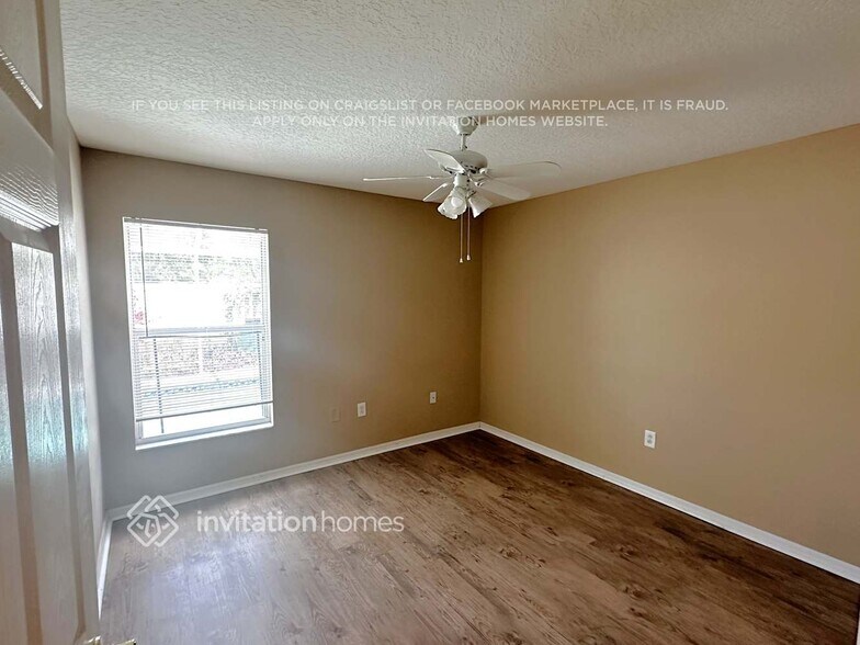 Building Photo - 7221 49th Pl E