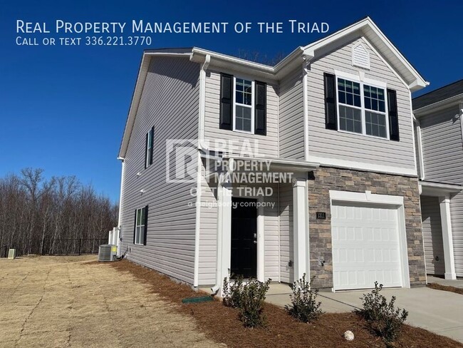 Building Photo - Brand New End Unit -3 Bd/2.5Ba Townhouse i...