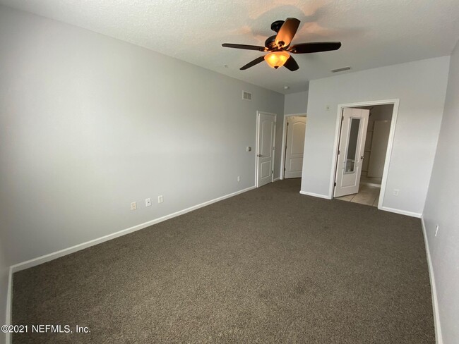 Building Photo - 4908 Key Lime Dr