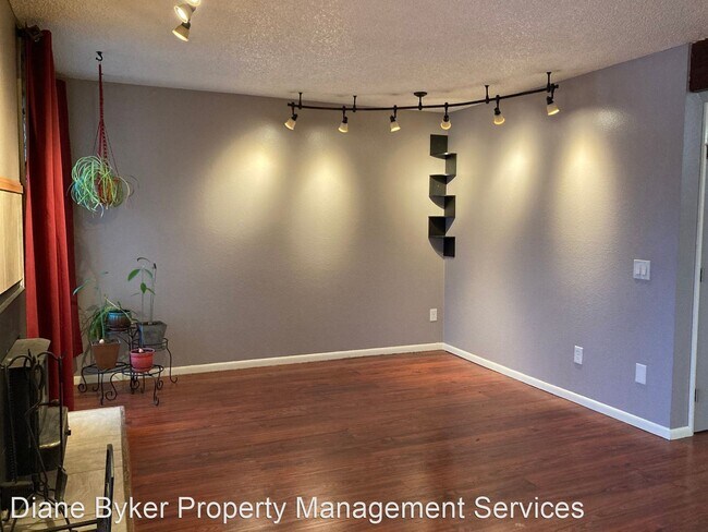 Building Photo - 3 br, 2.5 bath House - 7782 Boundary Avenue