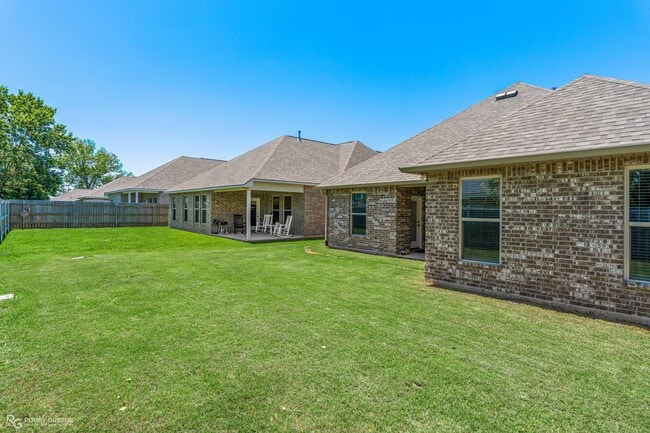 Building Photo - Beautiful 3 bedroom/2 bathroom in Willow Heights