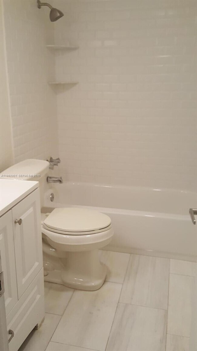 Building Photo - 265 SW 7th St