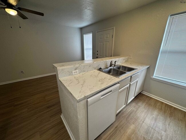 Building Photo - 4621 Johnson Rd